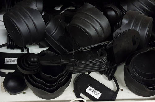 REDUCED TO CLEAR!!! measuring cup set. See our other clearance auctions!