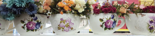 BIG teacup. REDUCED TO CLEAR! View other clearance auctions!