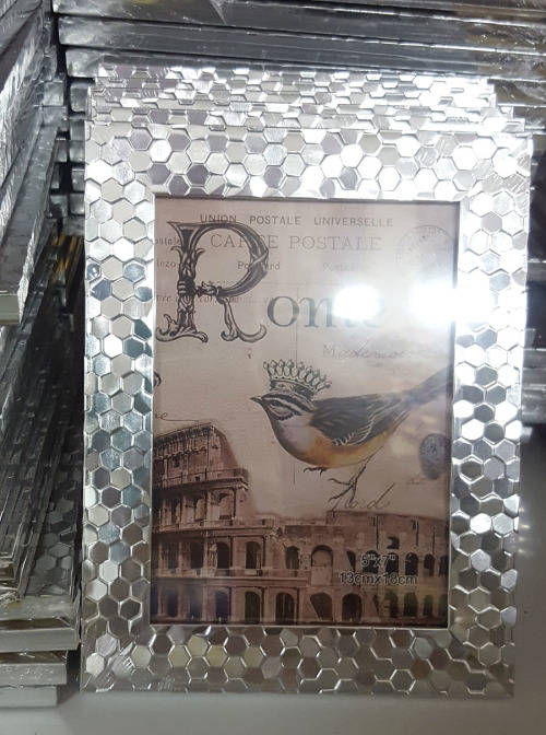 Gorgeous silver Photo frame! CLEARANCE SALE!!! View other clearance auctions!.