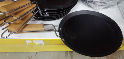 Pizza pan. CLEARANCE SALE!! See other clearance auctions!