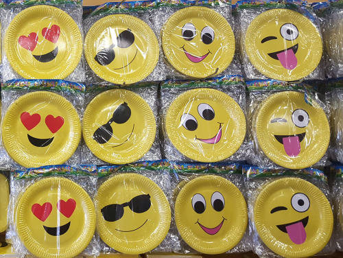 Modern emoji paper plates!! CLEARANCE SALE!!! View other clearance auctions!.