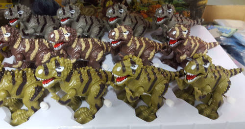 Moving dinosaur toy. REDUCED TO CLEAR!! See other clearance auctions!