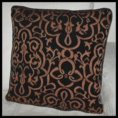 CLASSIC DESIGN SCATTER CUSHION - Brown on Black