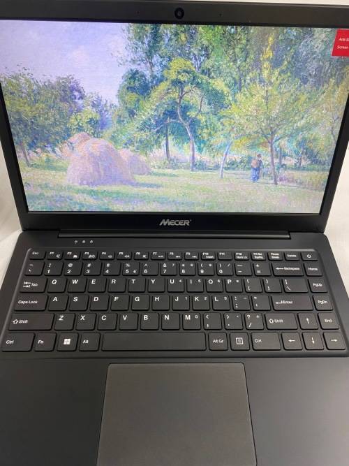 **BARGAIN BUY**MERCER THINLINE LAPTOP - ULTRA PORTABLE NOTEBOOK - RETAILS@R4k -GRAB IT@ JUST R2499!
