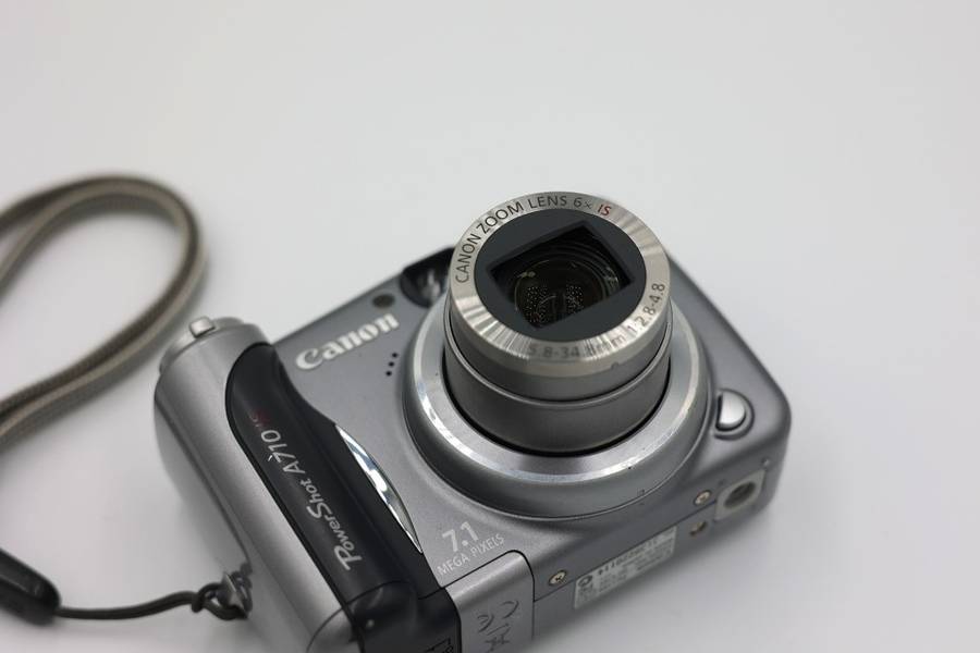 Canon PowerShot A710is digital point and shoot camera