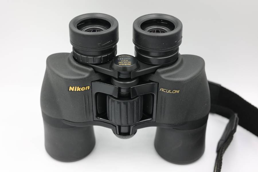 Nikon Aculon A211 10x42 binoculars