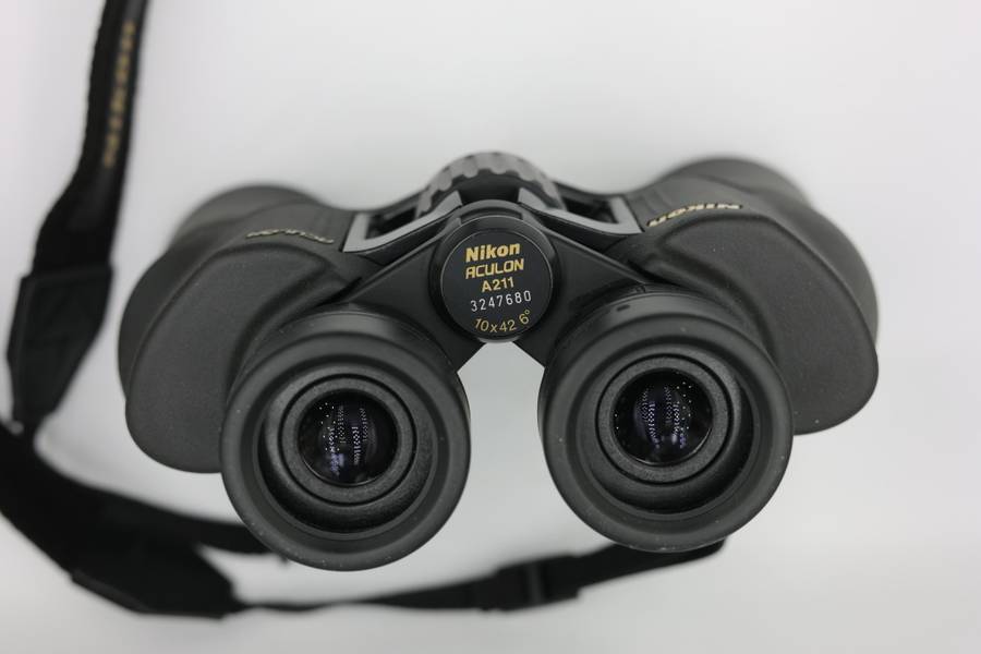 Nikon Aculon A211 10x42 binoculars