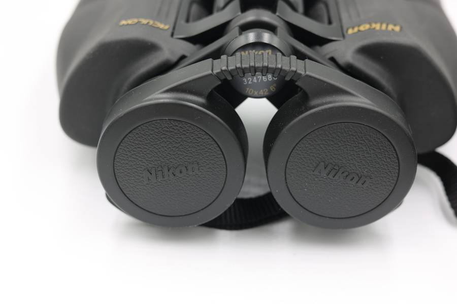 Nikon Aculon A211 10x42 binoculars