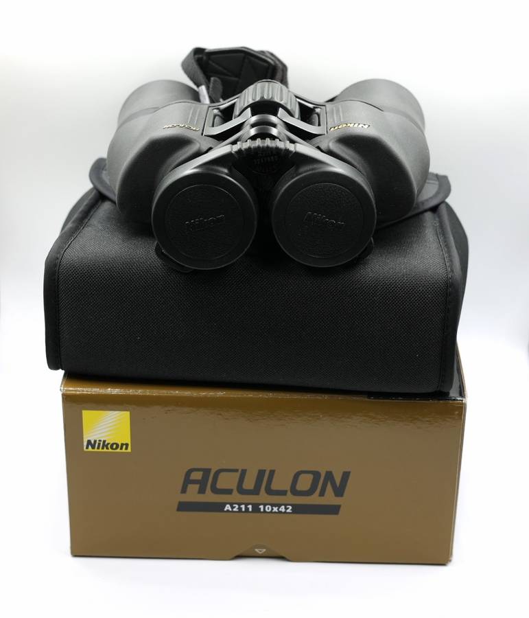 Nikon Aculon A211 10x42 binoculars