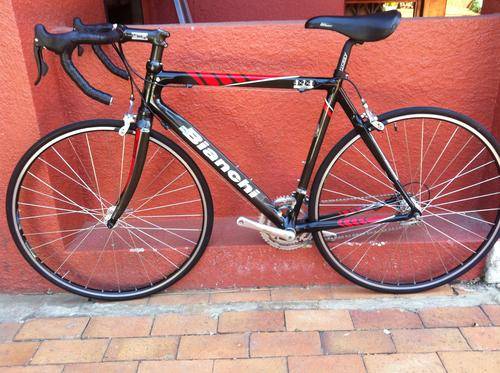 BIANCHI 928 CARBON ROAD BIKE (Size 54 cm)