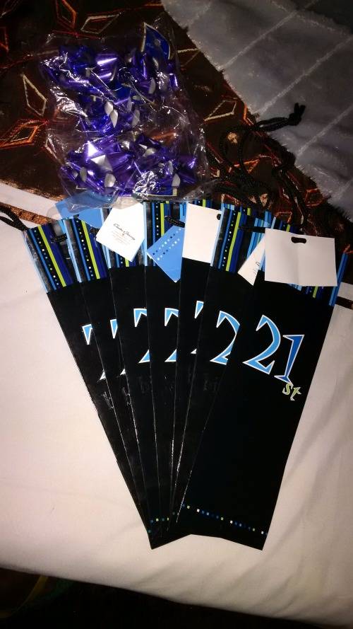 Gift Bags plus free pkt bows