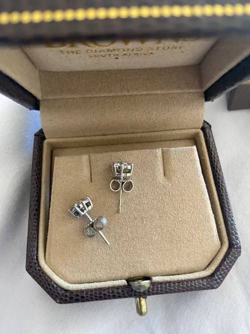 Browns - 18ct White gold claw set diamond earings 0.50ct