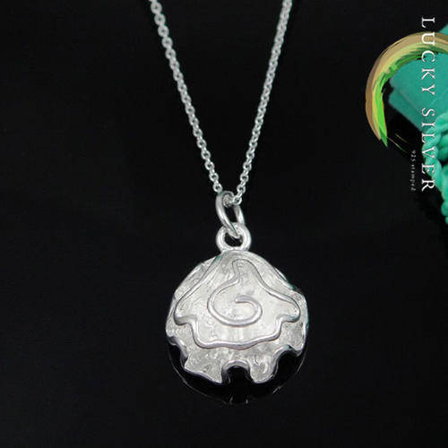 Silver Rose Pendant & Chain Necklace