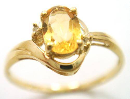 STUNNING 9CT SOLID YELLOW GOLD CITRINE AND DIAMOND RING