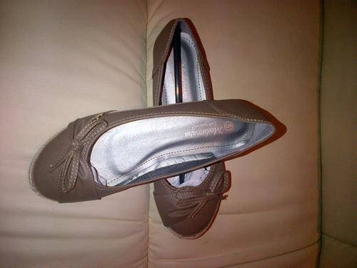 MODASCAPA TAUPE PUMP SIZE 5 - VERY ELEGANT!! TOO COMFY FOR WORDS!!!