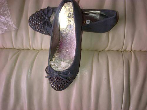 STUNNING GREY PUMP WITH STONES - SUPER COMFY SIZE 5 PUMPS