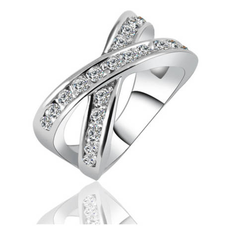 ABSOLUTELY AMAZING!! WHITE GOLD PLATED INFINITY RING WITH SIMULATED DIAMOND RING SIZE 7/17.3MM/O
