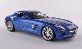 maisto 1/18 Mercedes Benz SLS AMG BLUE