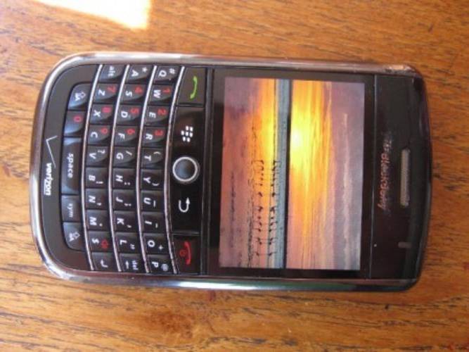 ORIGINAL Blackberry 9630 Tour, in excellent condition! In Stock!