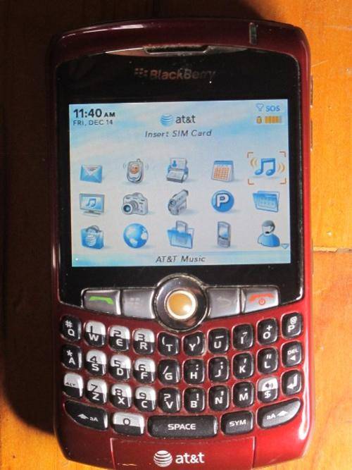 GENUINE Blackberry Curve 8310 RED. ***UNLOCKED to all SA Networks**BIS, BBM, Camera with flash!