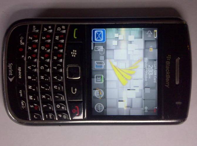 ORIGINAL BLACKBERRY BOLD 9650 NO CAMERA!! GOOD CONDITION!!  In stock