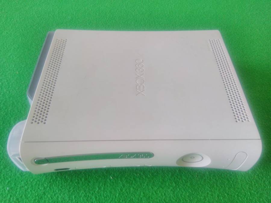 Xbox 360 - 60gig HDD - 1 Remote - 12 Games (Secondhand)