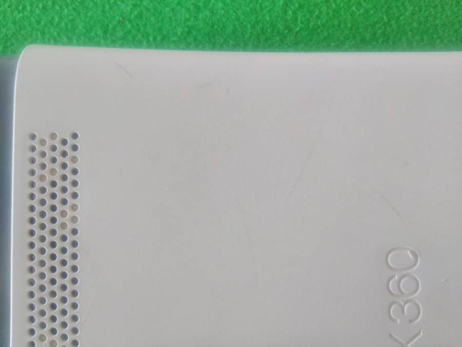 Xbox 360 - 60gig HDD - 1 Remote - 12 Games (Secondhand)