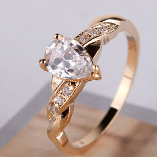 white sapphire elegant 18k gold filled ring Sz8