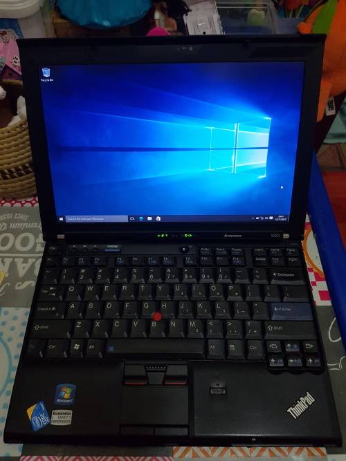 Lenovo  X201 i5 320GB HD and 4GB RAM with Docking station