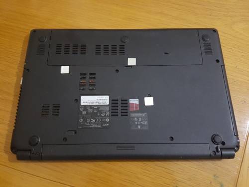 Acer Aspire E1-572  i5 4th Gen, 750GB HD and 4GB Ram