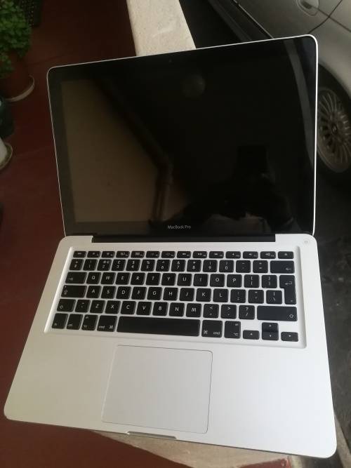 MacBook Pro Core i5, 13inch Late 2011 500GB HD and 8GB RAM