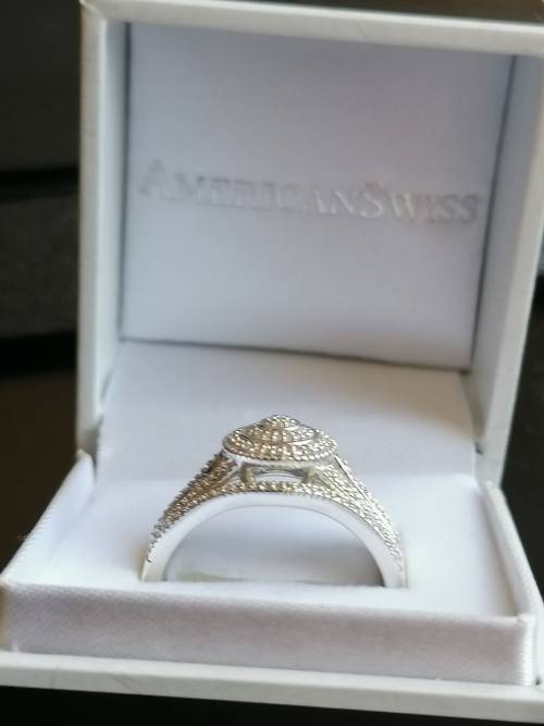 GENUINE AmericanSwiss 925 Solid Sterling Silver Cubic Zirconia Wedding Ring  - Ring Size 9