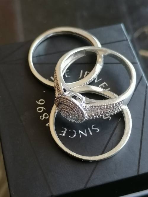 GENUINE AmericanSwiss 925 Solid Sterling Silver Cubic Zirconia Wedding Ring  - Ring Size 9
