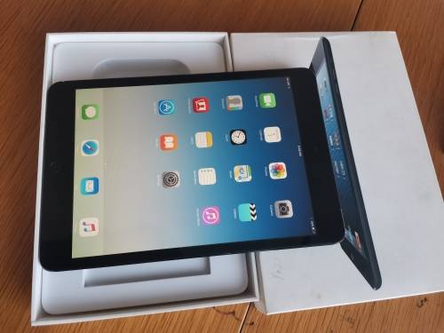 IPAD MINI 1 - 16GIG - BLACK - WIFI AND CELLULAR