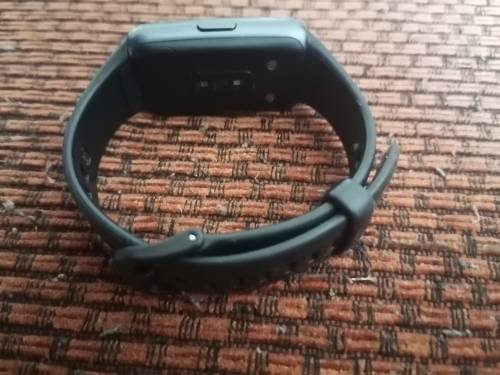 HUAWEI BAND 6, model FRA-B19