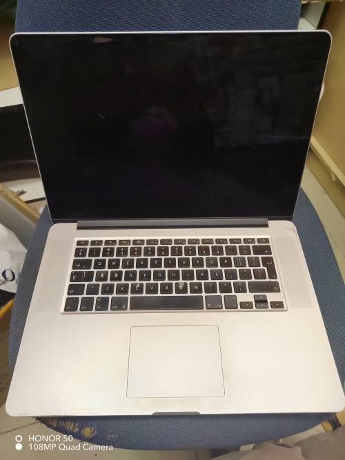 MacBook Pro i7, Retina 15inch Late 2013 250GB SSD and 8GB RAM