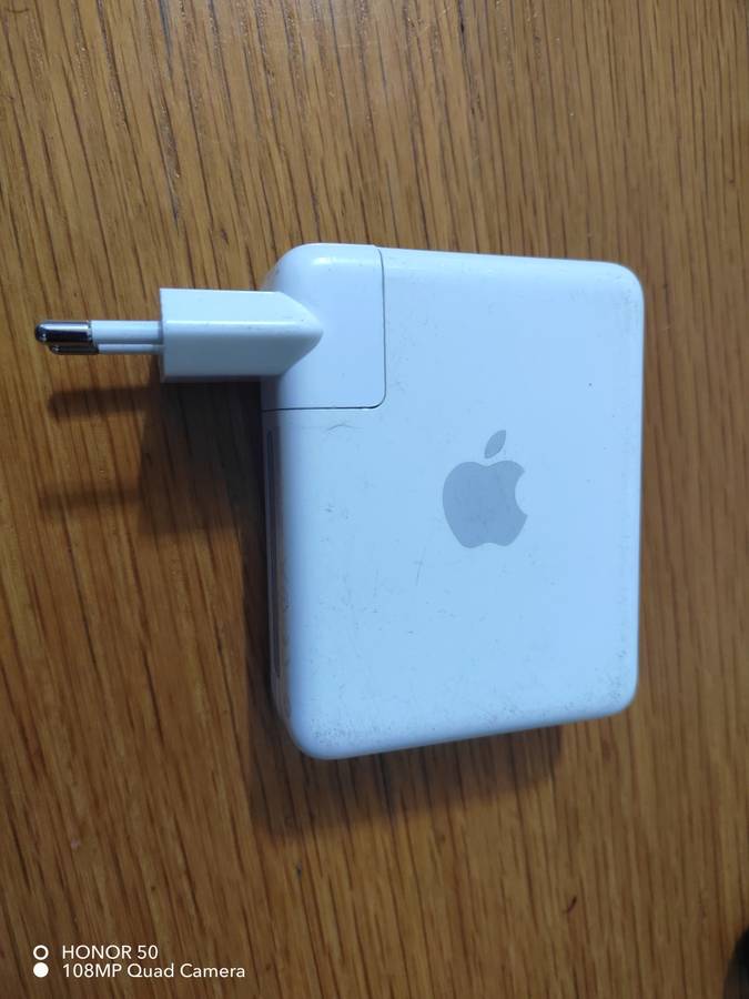 Apple Air Port A1264