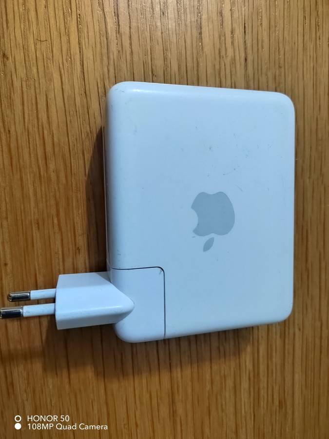 Apple Air Port A1264
