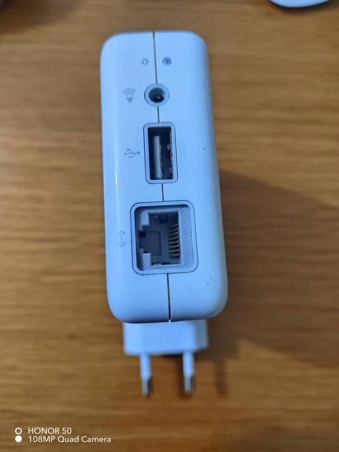 Apple Air Port A1264