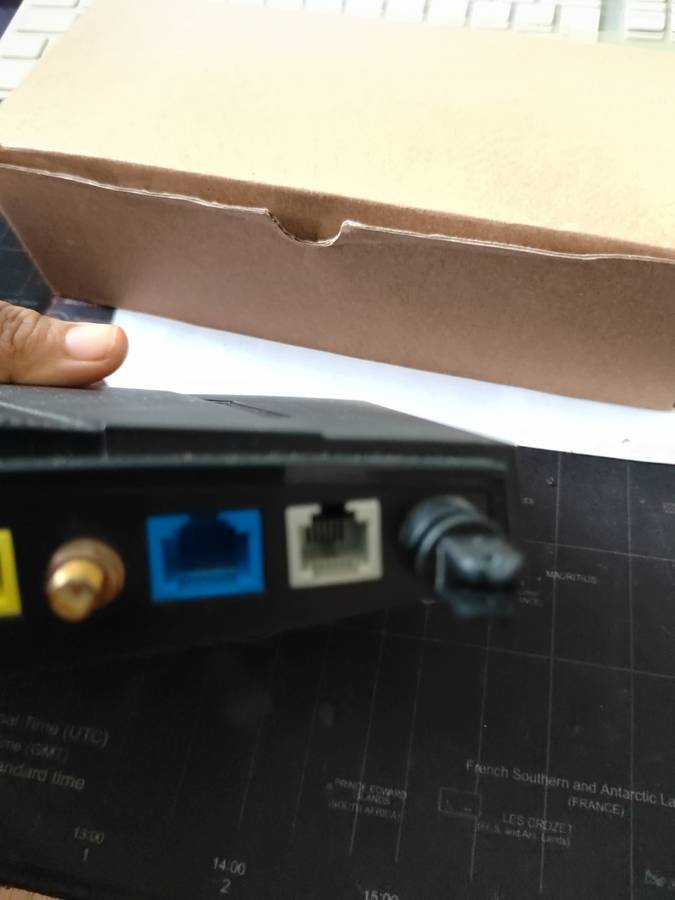 D-LINK DWR-956M 4G LTe router (It take a sim card)