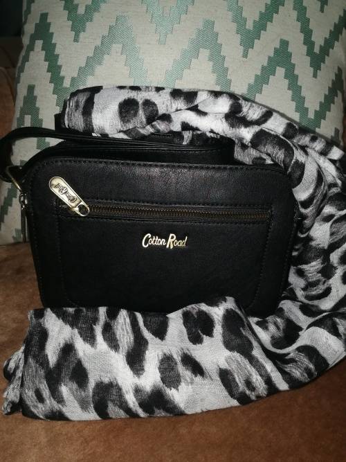 Cotton Road bag with Free scarf - Crazy Combo