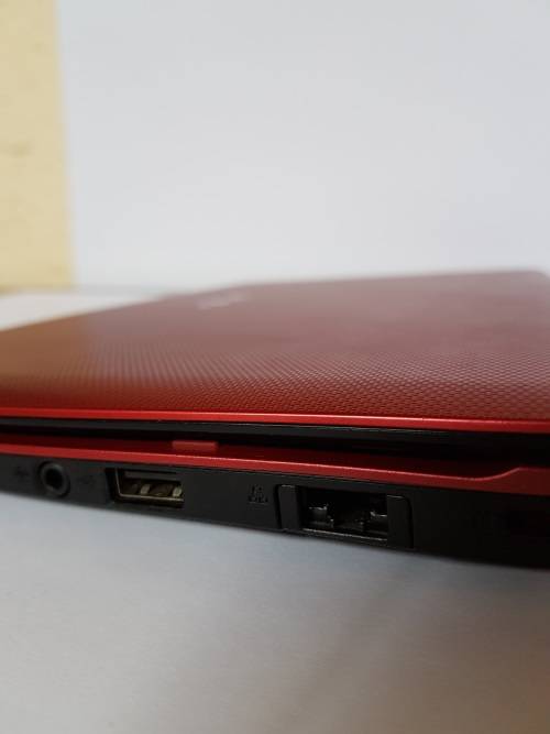 Asus Eee PCx101CH Netbook Red plus Laptop bag