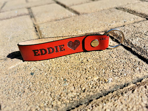 1 Personalized Veg Tan Looped Keyring (Your own Engraving)