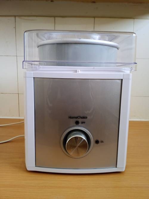 ICE CREAM MAKER MACHINE
