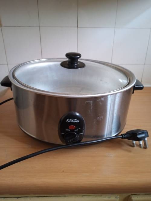 Slow cooker pot