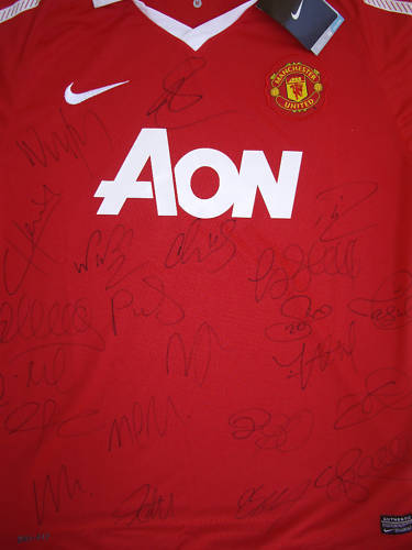 SIGNED MANCHESTER UNITED HOME SIGNED SHIRT 2011+COA