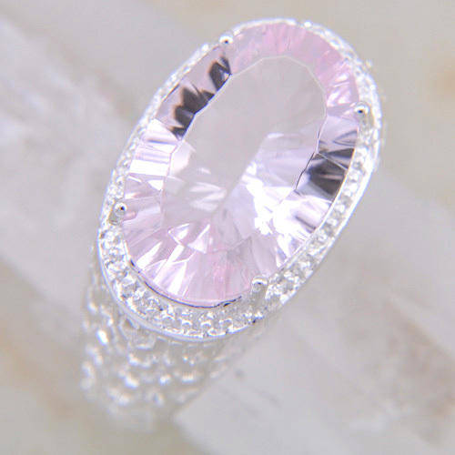 * Light Pink Oval Topaz Silver SP Ring Size 9 / R *