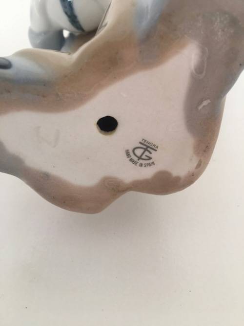 Stunning Tengra Spain hand made Clown with Ball - SIMILAR to Lladro