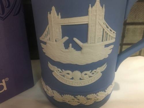 Lovely Vintage Wedgwood Jasper 1975 Christmas Mug ft Tower Bridge