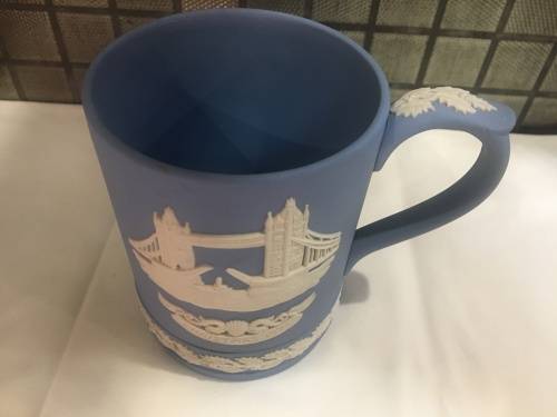 Lovely Vintage Wedgwood Jasper 1975 Christmas Mug ft Tower Bridge